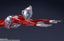 画像をギャラリービューアに読み込む, 【新品】 S.H.Figuarts ウルトラマン & エミ(ULTRAMAN: RISING) 約160mm&30mm PVC&ABS製 塗装済み可動フィギュア 佐賀