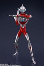 画像をギャラリービューアに読み込む, 【新品】 S.H.Figuarts ウルトラマン & エミ(ULTRAMAN: RISING) 約160mm&30mm PVC&ABS製 塗装済み可動フィギュア 佐賀