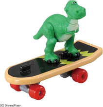画像をギャラリービューアに読み込む, 【新品】 トミカ ディズニーモータース ドリームトミカ ライドオン トイ･ストーリー SP レックス＆スケートボード 佐賀

