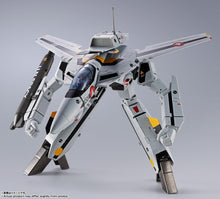 画像をギャラリービューアに読み込む, 【予約】 DX超合金 超時空要塞マクロス VF-1S バルキリー ロイ・フォッカースペシャル リバイバルVer. 塗装済み可動フィギュア
