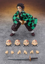 画像をギャラリービューアに読み込む, 【新品】 S.H.Figuarts 鬼滅の刃 竈門炭治郎 無限城決戦ver. 約140mm PVC&amp;ABS製 塗装済み可動フィギュア 佐賀
