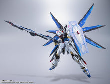 画像をギャラリービューアに読み込む, 【新品】 METAL BUILD 機動戦士ガンダムSEED DESTINY ストライクフリーダムガンダム ＜リバイバル版＞ 塗装済み可動フィギュア 佐賀
